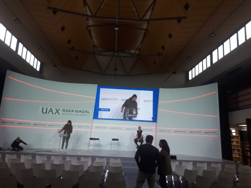 Convenciones y Congresos Base x Altura 
